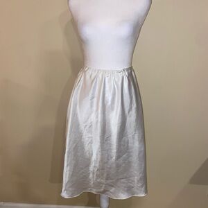 Chic Cream Midi Skirt